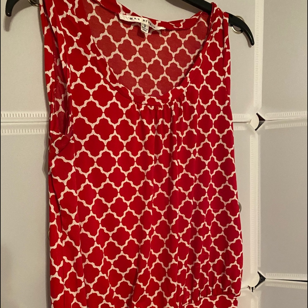 BOGO 1/2 Off: Red and white short sleeve blouse 🔺